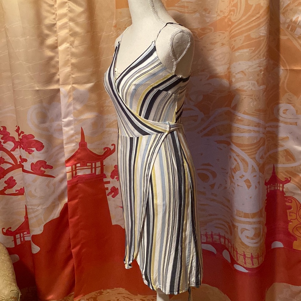 LOFT WRAP DRESS MIDI SIZE 2 WHITE WITH BLUE AND YELLOW STRIPES LINEN LOOK